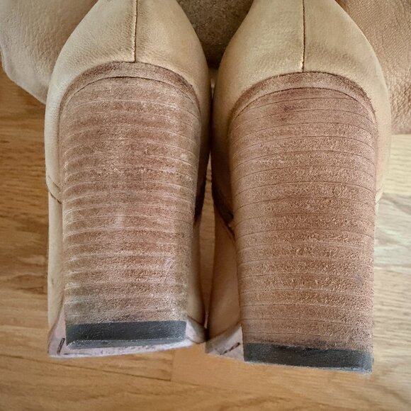 Frye Essa Ankle Heeled Bootie Sand Nubuck Leather Size 7 - Picture 8 of 10